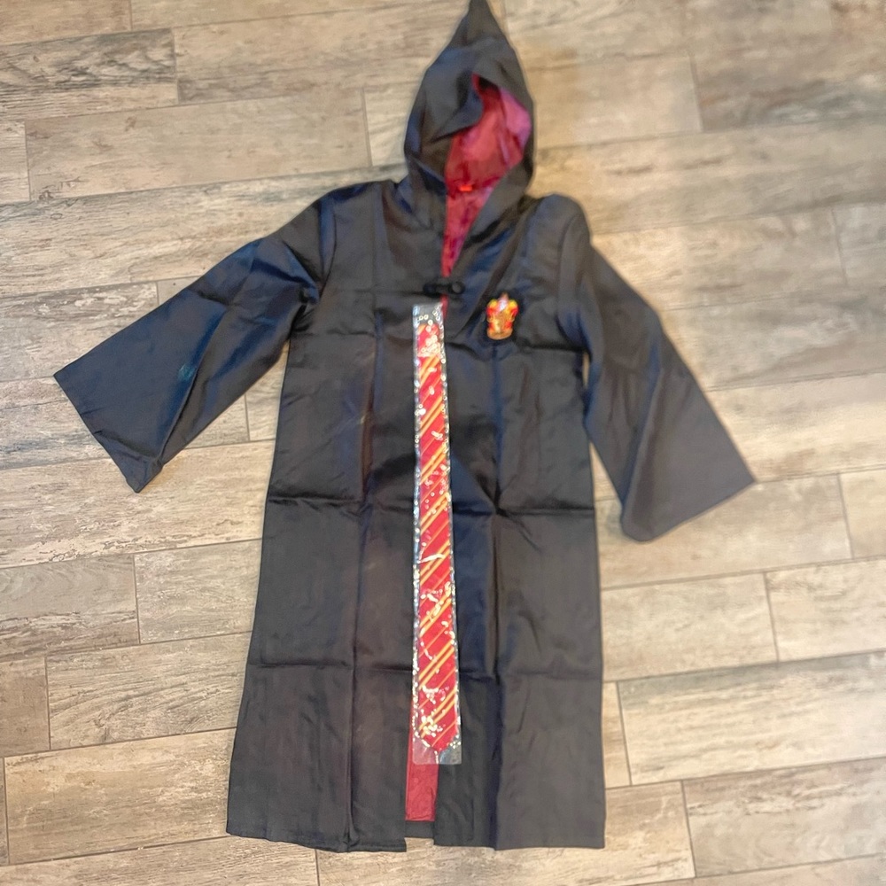 Harry Potter Gryffindor Hooded Costume Jacket and Tie Size Large